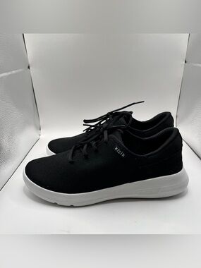 NWOB Kizik Madrid 2 Hands-Free Sneaker women’s size 9.5 Wide black slip on